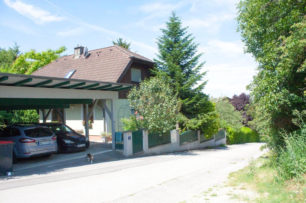 B&B Family Basement Apartment, Breakfast, Free Parking, 5Km From Tulln Chorherrn Exterior foto